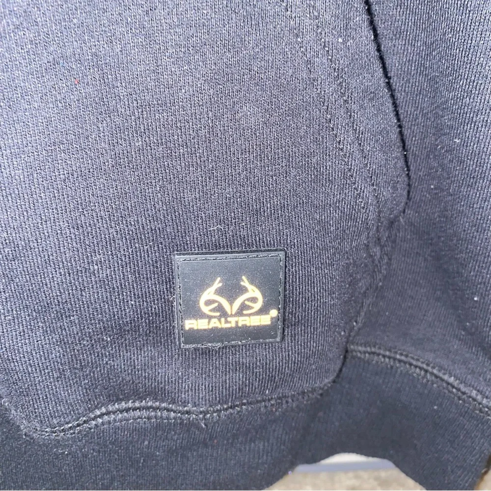 Realtree Edge Whitetail Pullover Fleece Hoodie with Embroidered Logo - Picture 4 of 5